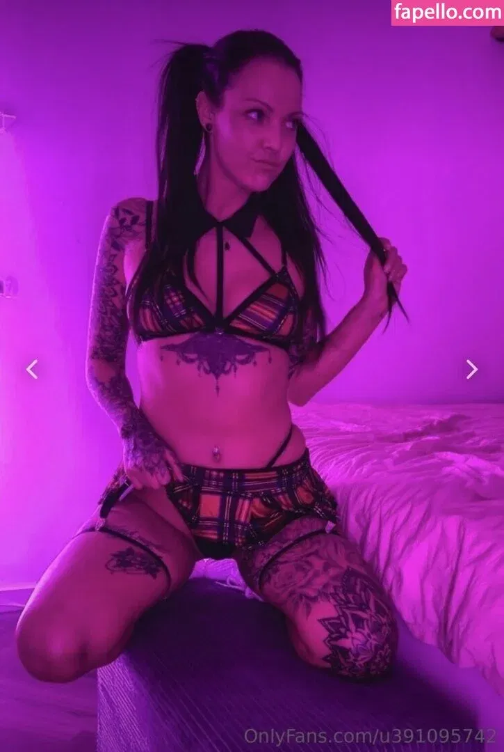 Detailing Girl Onlyfans Photo Gallery 