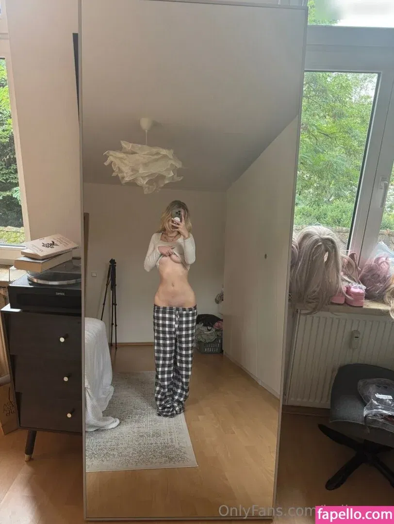 Bellaraee Onlyfans Photo Gallery 