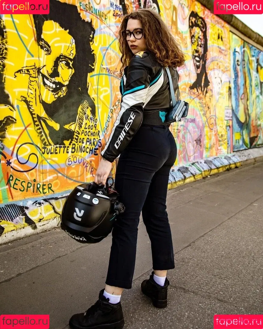 alisa_mach Onlyfans Photo Gallery 