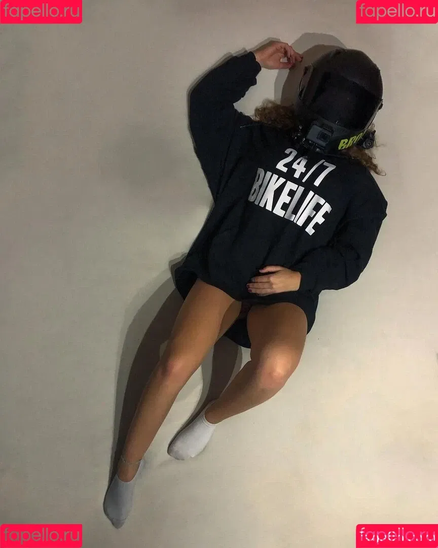 alisa_mach Onlyfans Photo Gallery 