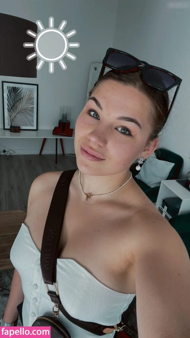 alisa_mach Onlyfans Photo Gallery 