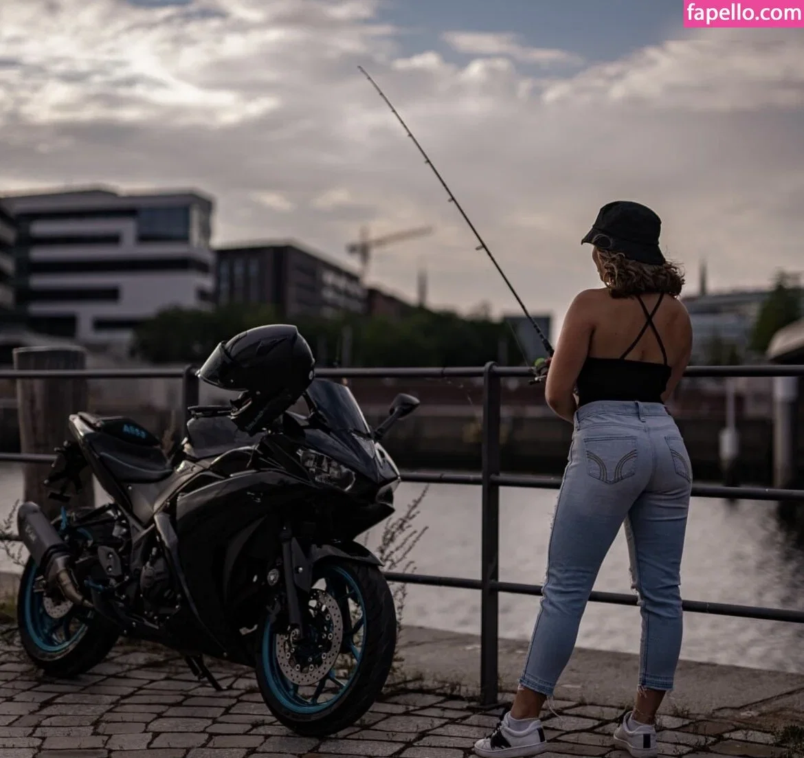 alisa_mach Onlyfans Photo Gallery 