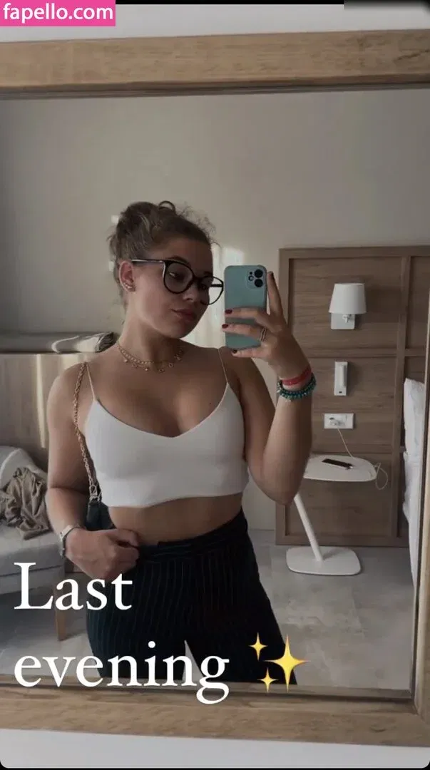 alisa_mach Onlyfans Photo Gallery 