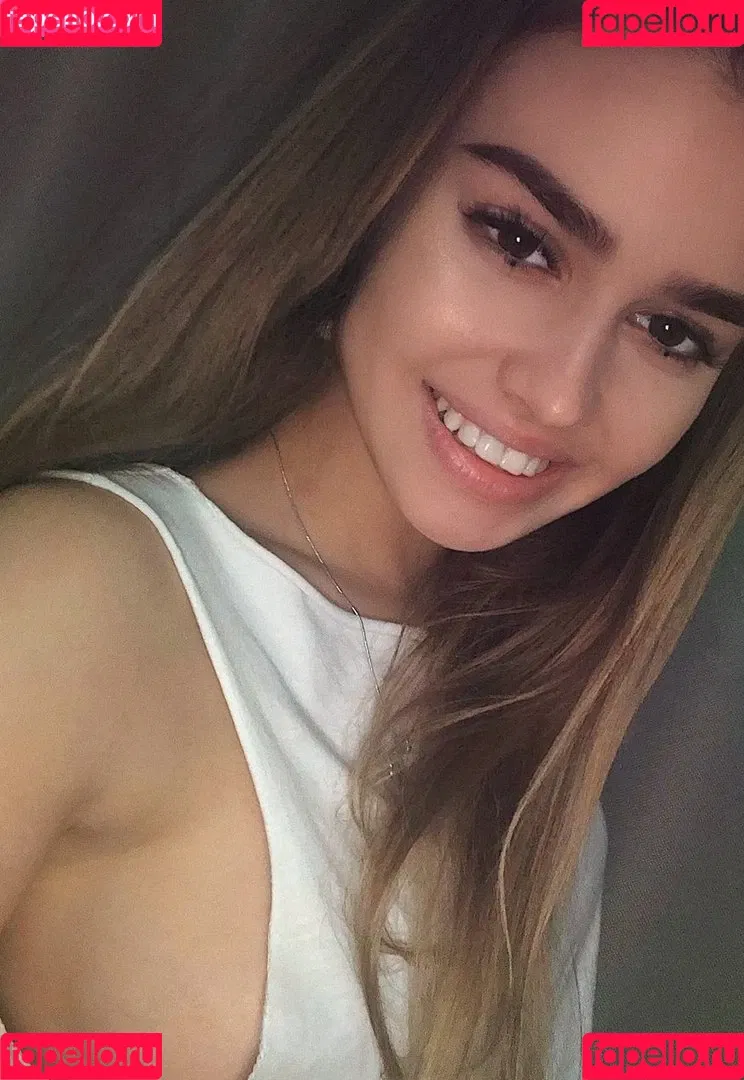 Meflia Onlyfans Photo Gallery 
