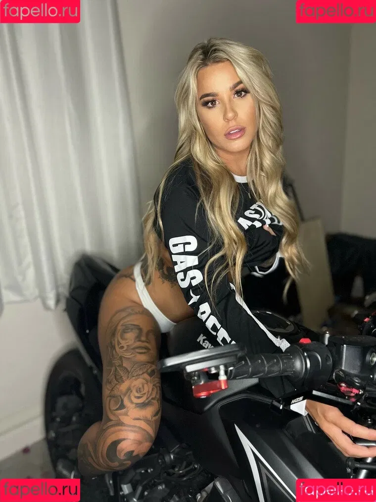 BrazyBecca Onlyfans Photo Gallery 