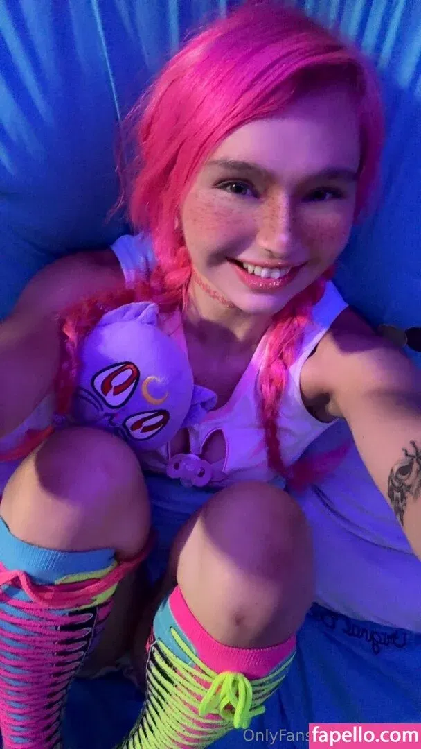 Mia Kay Onlyfans Photo Gallery 