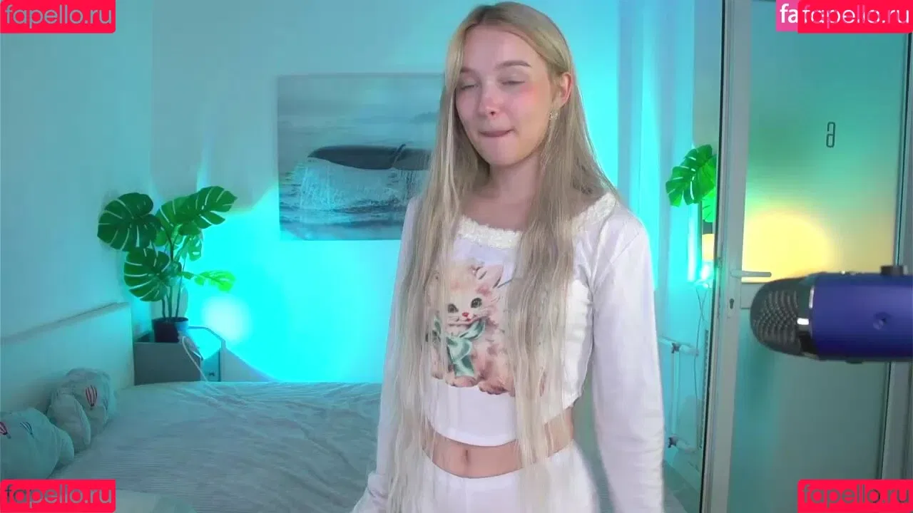 Tiny_Flame Onlyfans Photo Gallery 