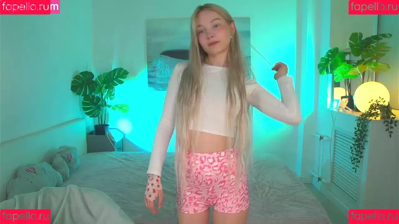 Tiny_Flame Onlyfans Photo Gallery 