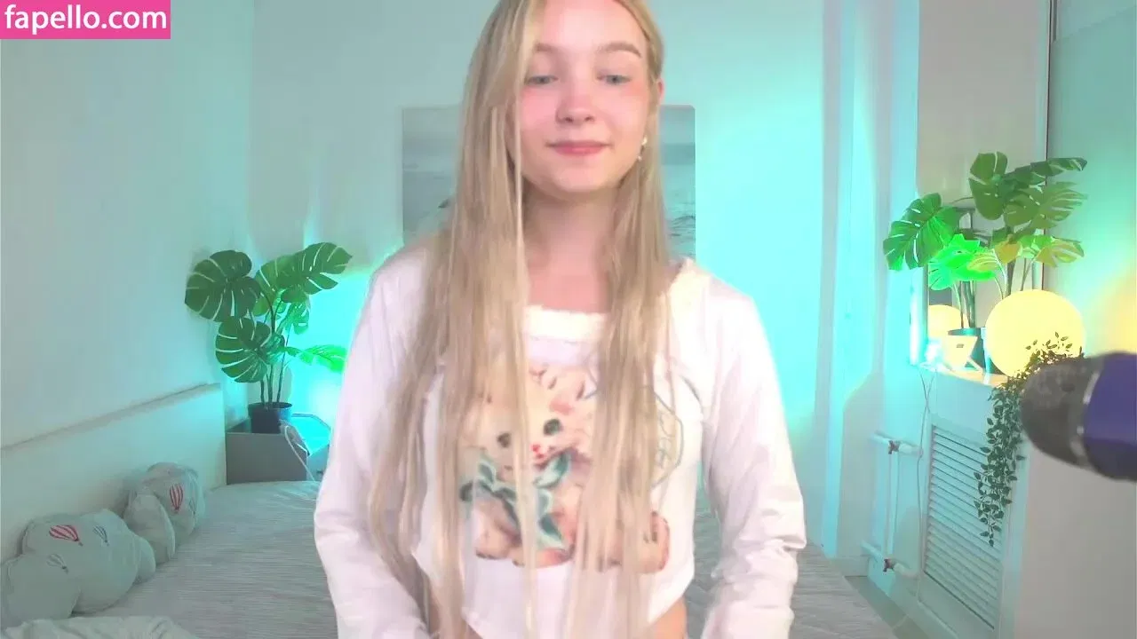 Tiny_Flame Onlyfans Photo Gallery 