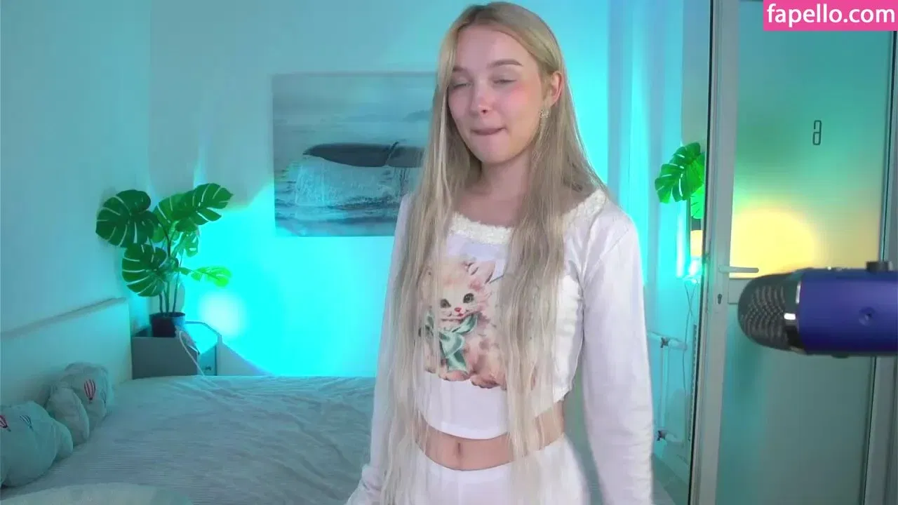 Tiny_Flame Onlyfans Photo Gallery 