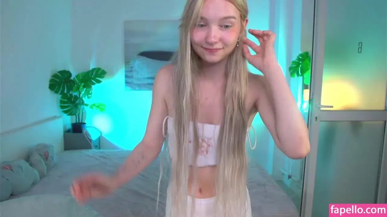 Tiny_Flame Onlyfans Photo Gallery 