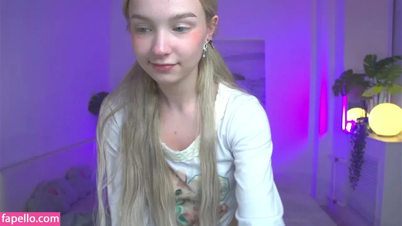 Tiny_Flame Onlyfans Photo Gallery 