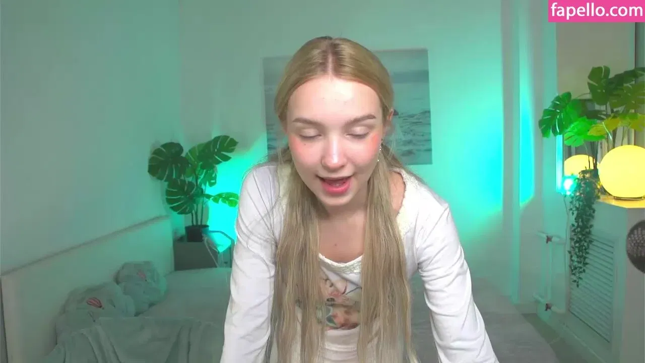 Tiny_Flame Onlyfans Photo Gallery 