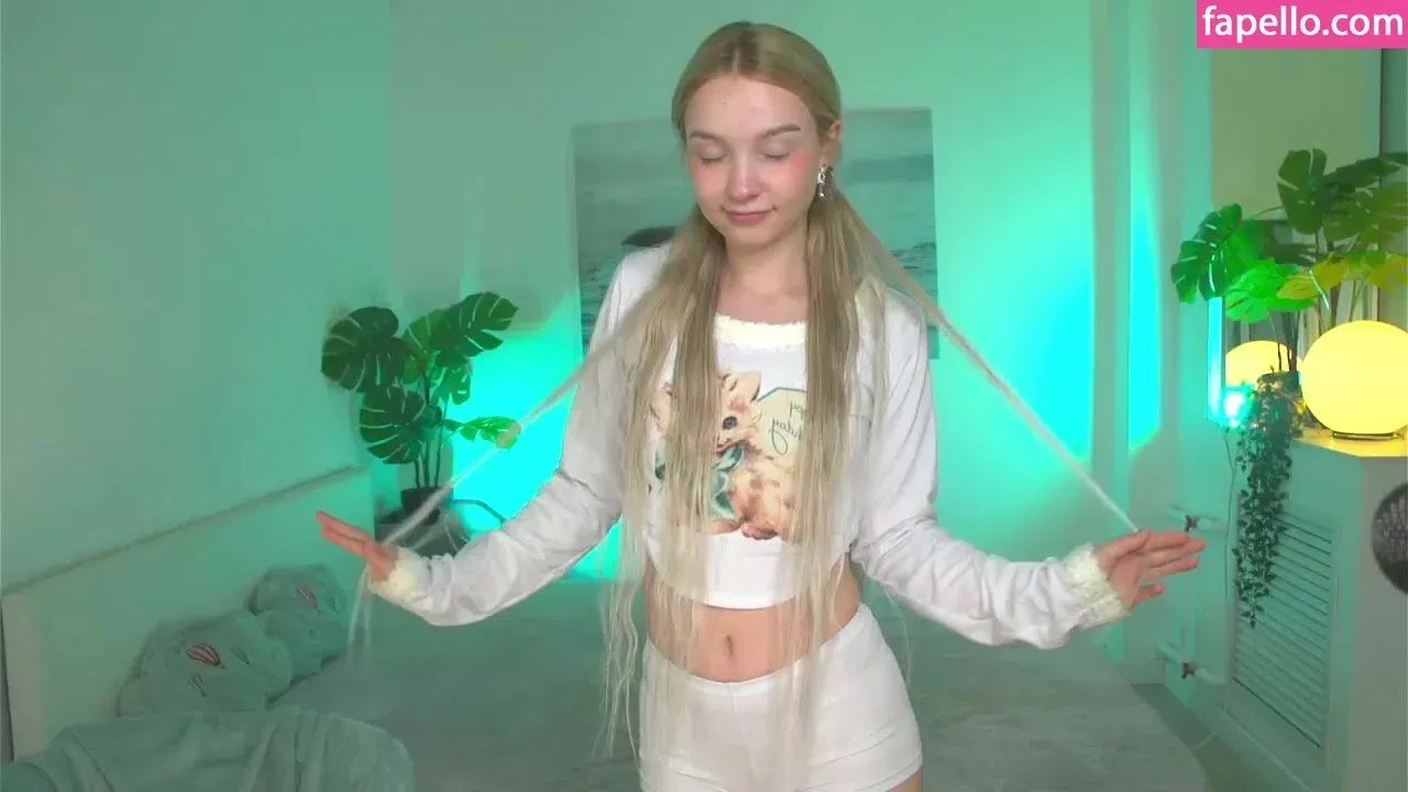 Tiny_Flame Onlyfans Photo Gallery 