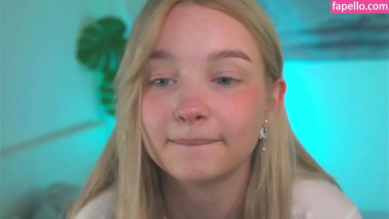 Tiny_Flame Onlyfans Photo Gallery 