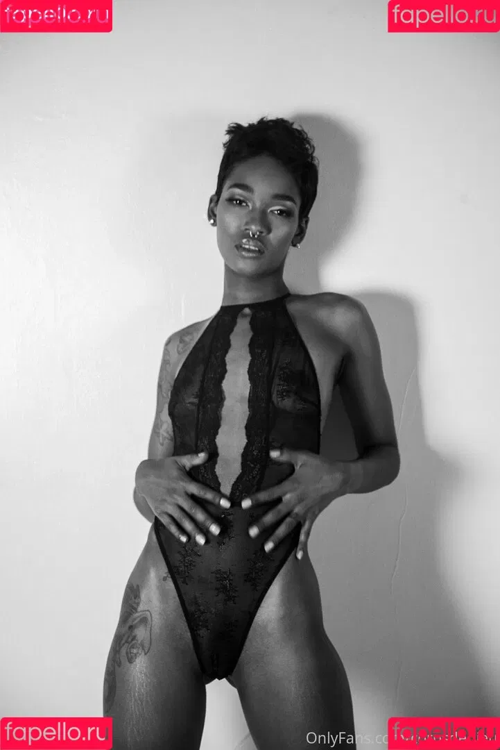 Tia Reid Onlyfans Photo Gallery 