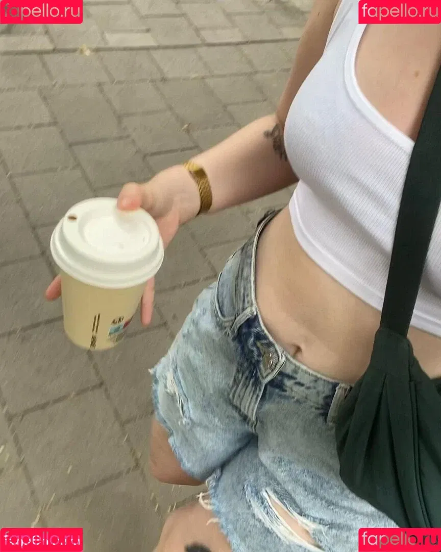 Lena blauer Haken Onlyfans Photo Gallery 