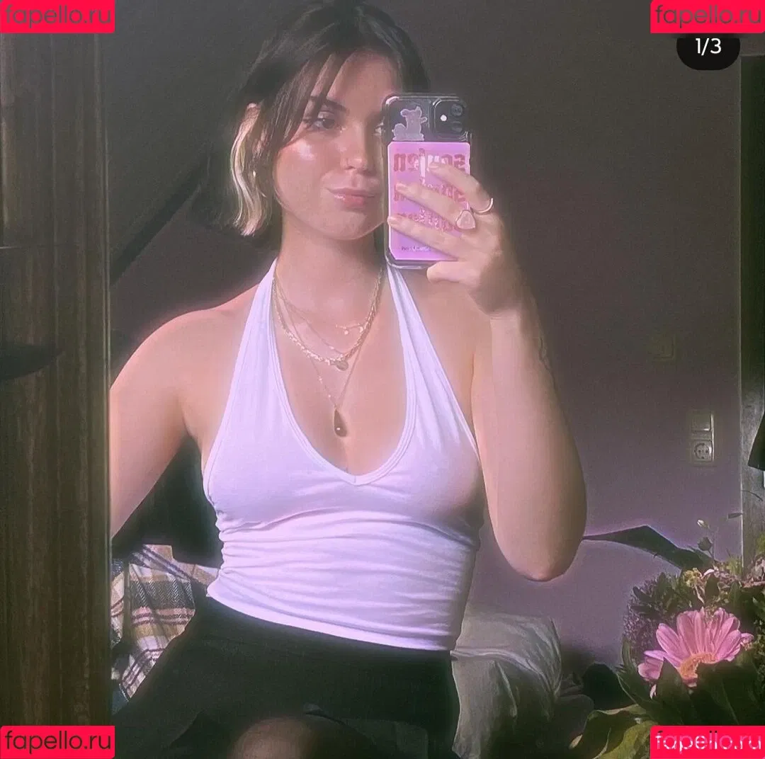 Lena blauer Haken Onlyfans Photo Gallery 
