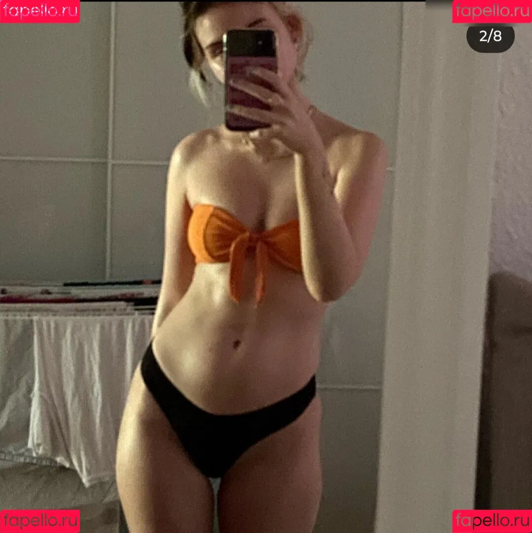 Lena blauer Haken Onlyfans Photo Gallery 