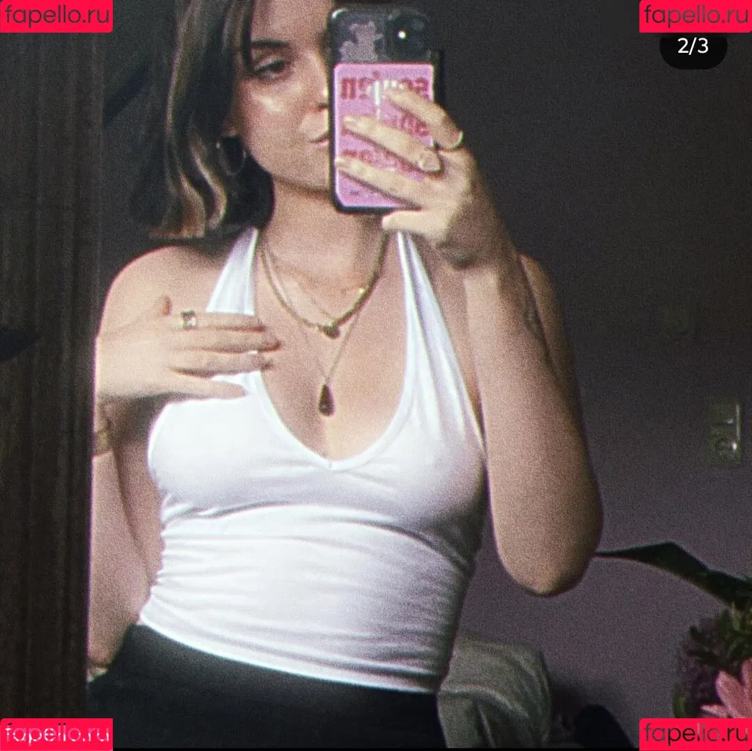 Lena blauer Haken Onlyfans Photo Gallery 