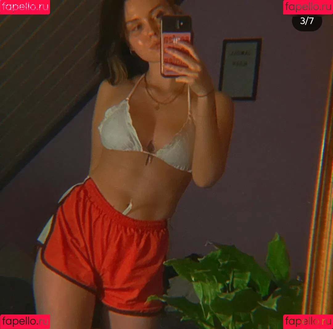 Lena blauer Haken Onlyfans Photo Gallery 