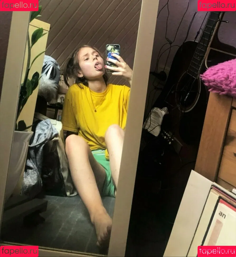 Lena blauer Haken Onlyfans Photo Gallery 