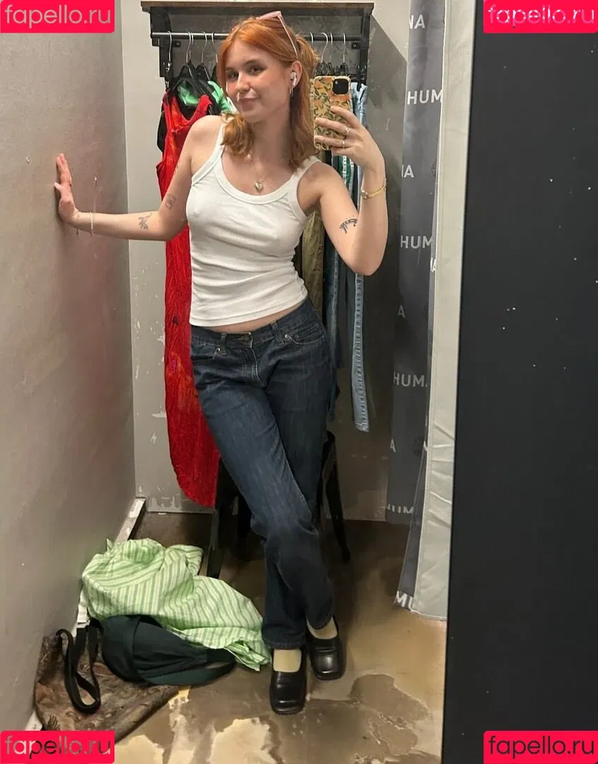 Lena blauer Haken Onlyfans Photo Gallery 