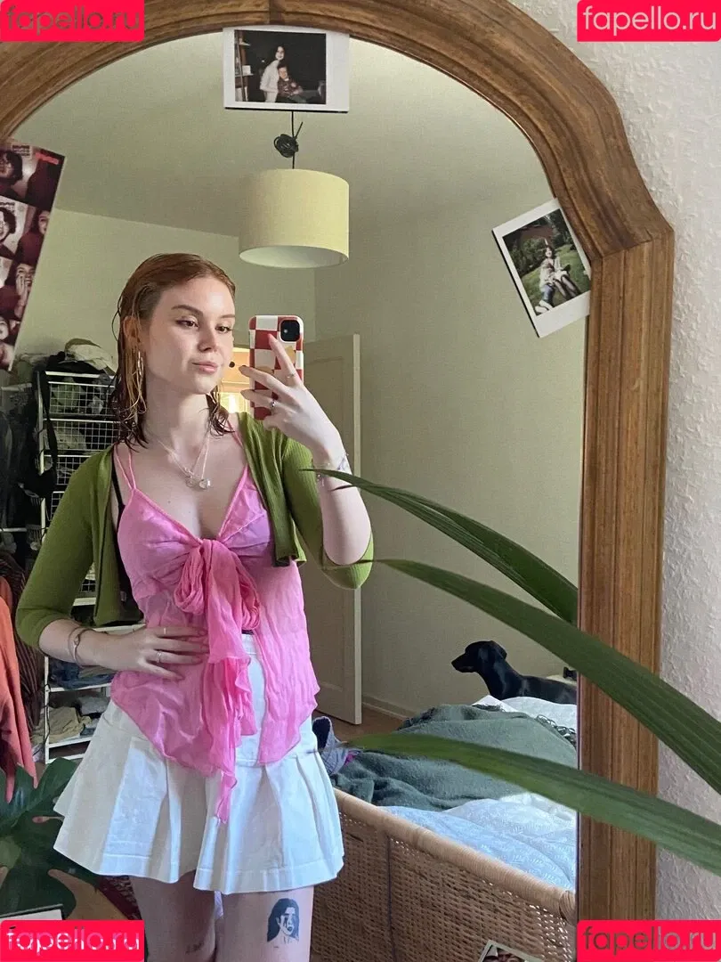 Lena blauer Haken Onlyfans Photo Gallery 