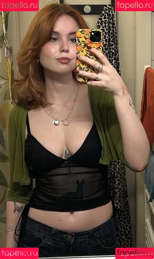 Lena blauer Haken Onlyfans Photo Gallery 