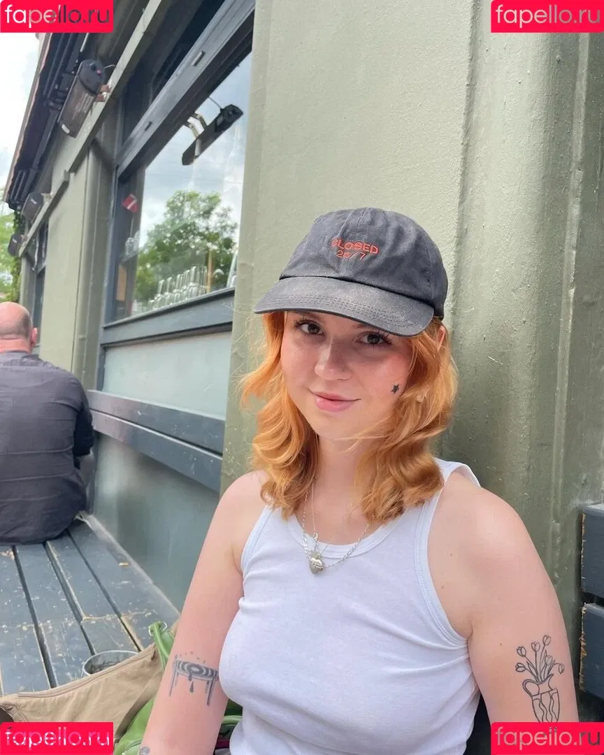 Lena blauer Haken Onlyfans Photo Gallery 