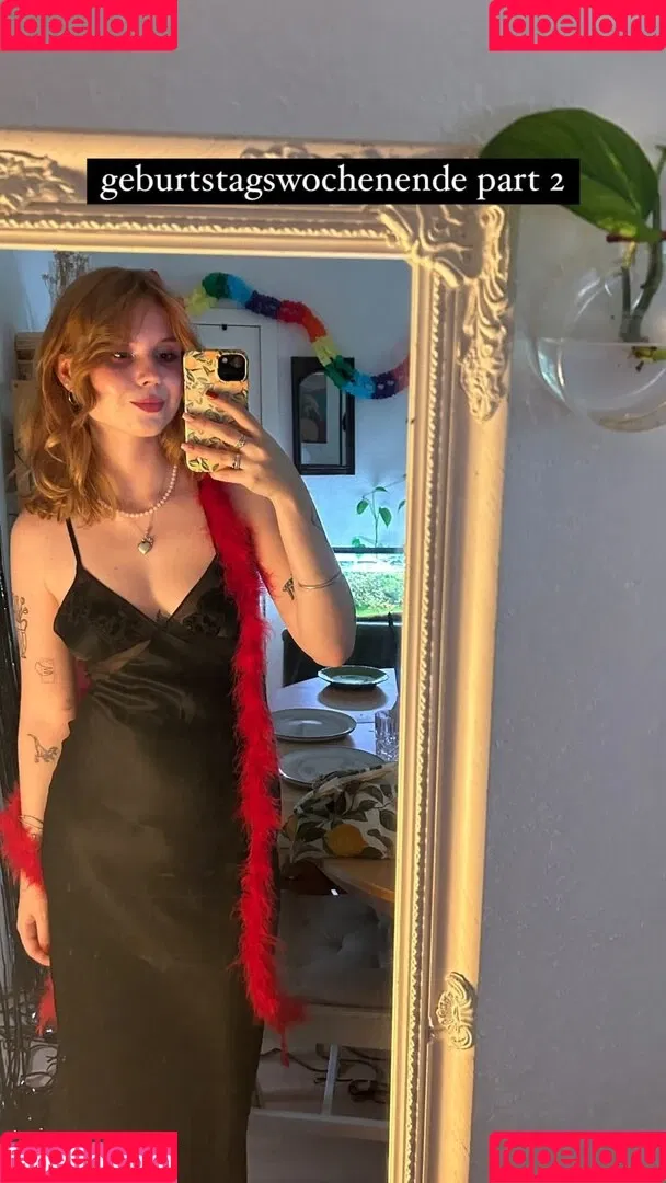 Lena blauer Haken Onlyfans Photo Gallery 