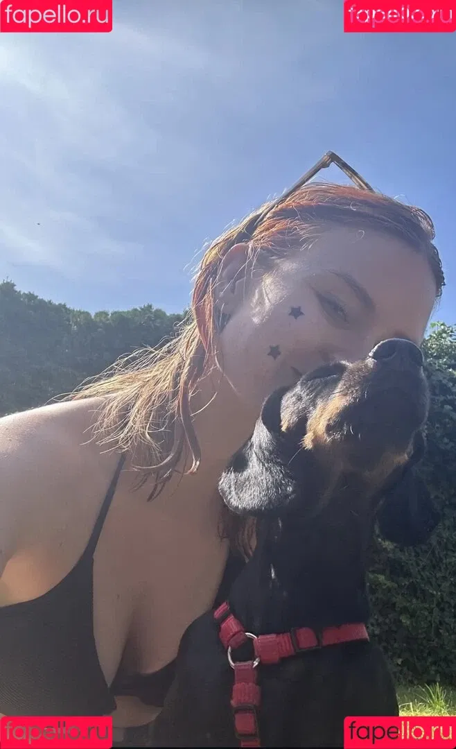 Lena blauer Haken Onlyfans Photo Gallery 