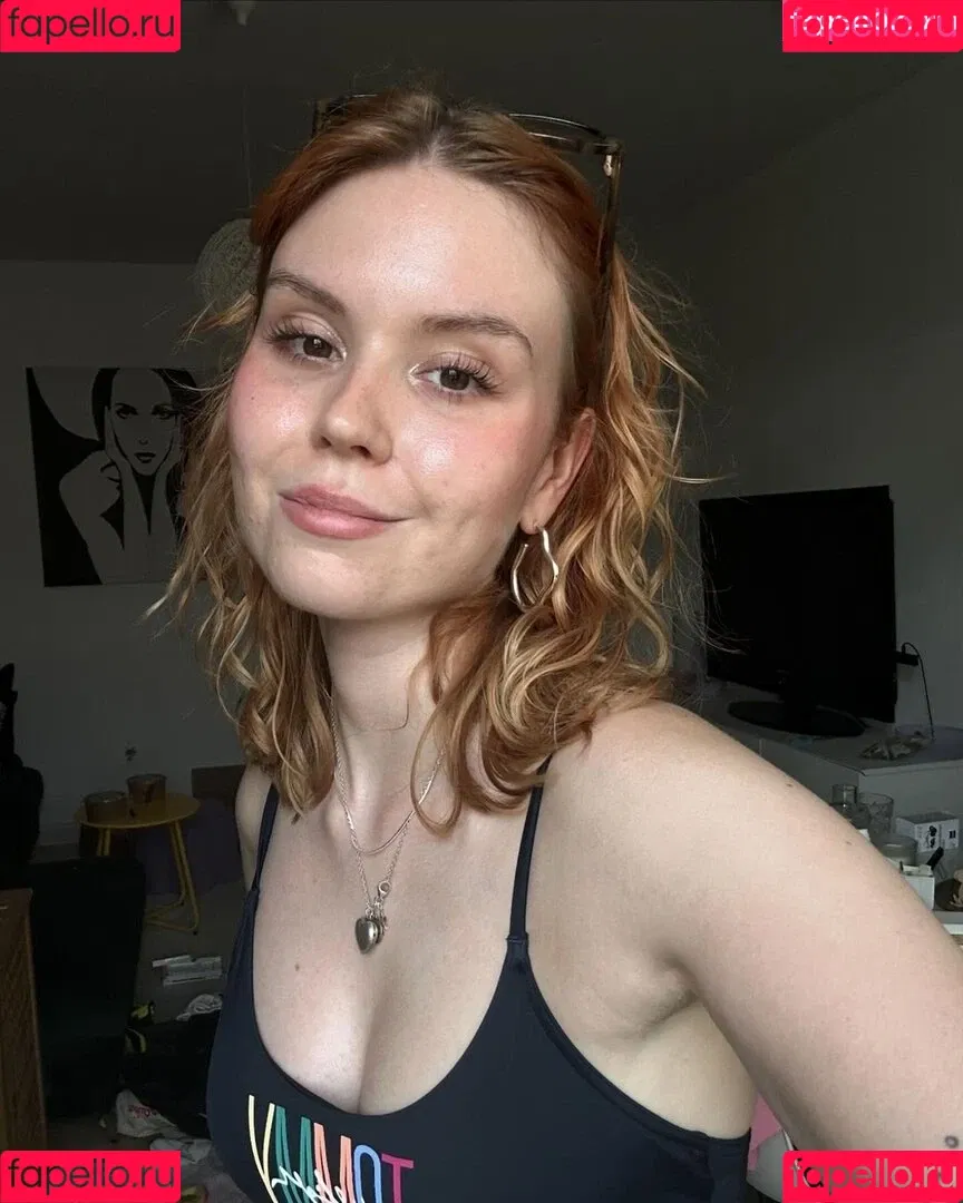 Lena blauer Haken Onlyfans Photo Gallery 