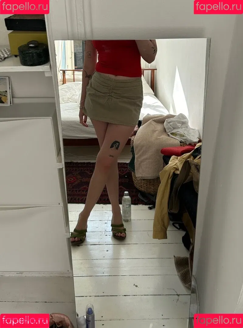Lena blauer Haken Onlyfans Photo Gallery 