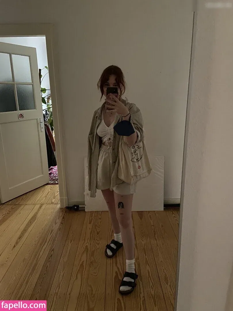 Lena blauer Haken Onlyfans Photo Gallery 