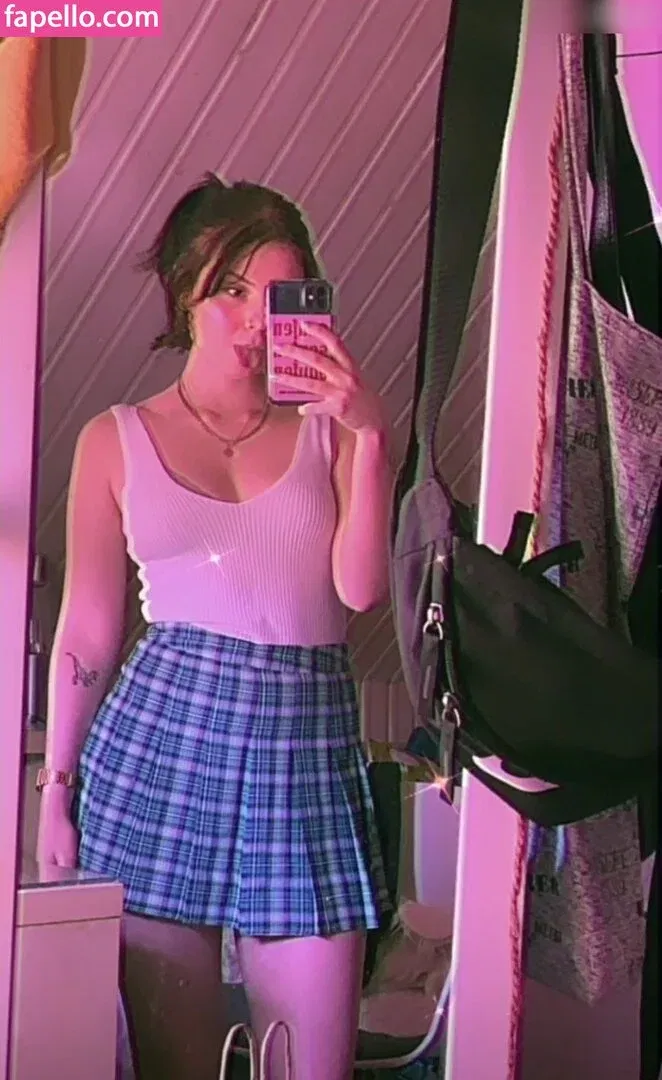 Lena blauer Haken Onlyfans Photo Gallery 