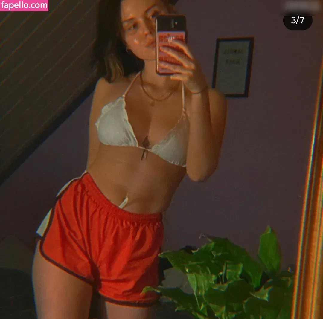 Lena blauer Haken Onlyfans Photo Gallery 