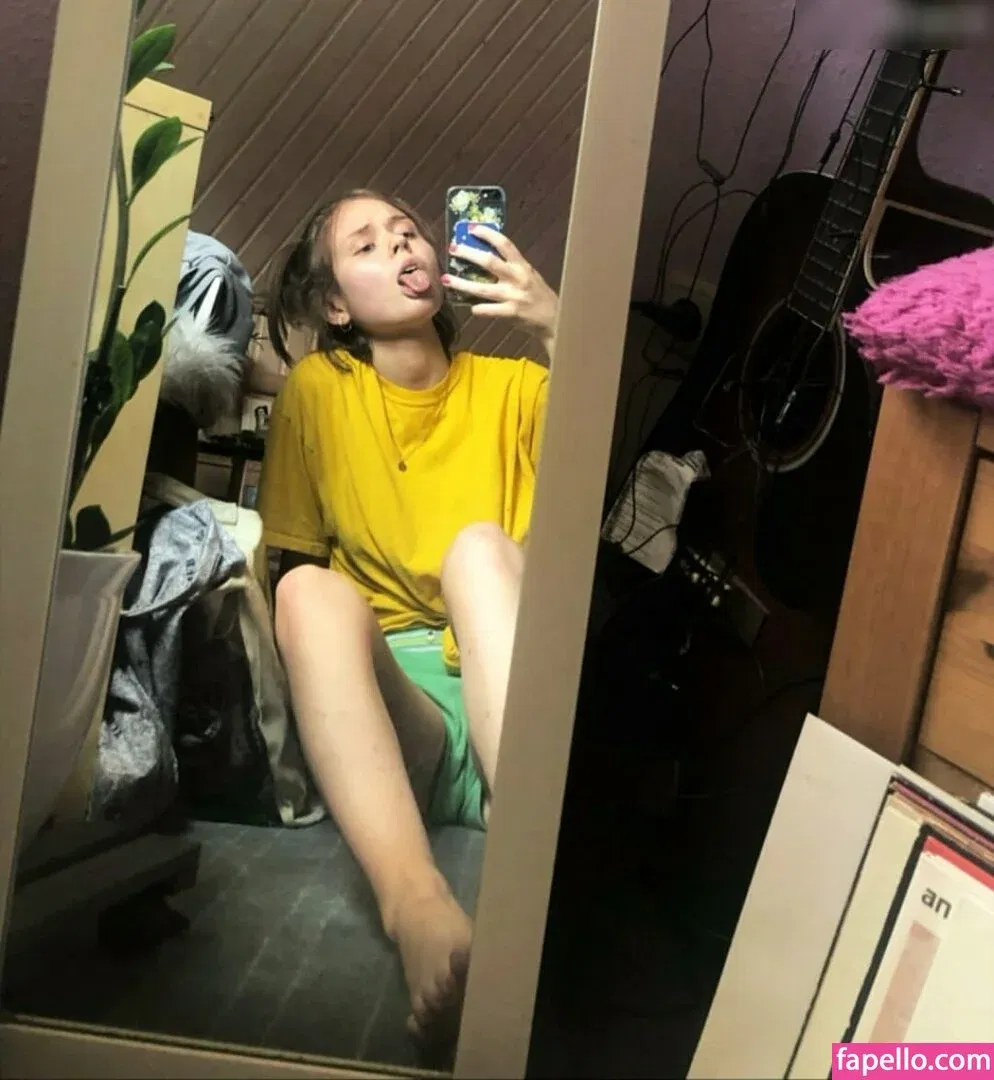 Lena blauer Haken Onlyfans Photo Gallery 