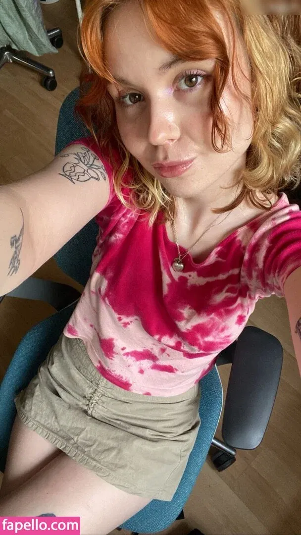 Lena blauer Haken Onlyfans Photo Gallery 