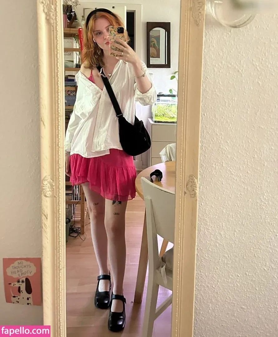 Lena blauer Haken Onlyfans Photo Gallery 