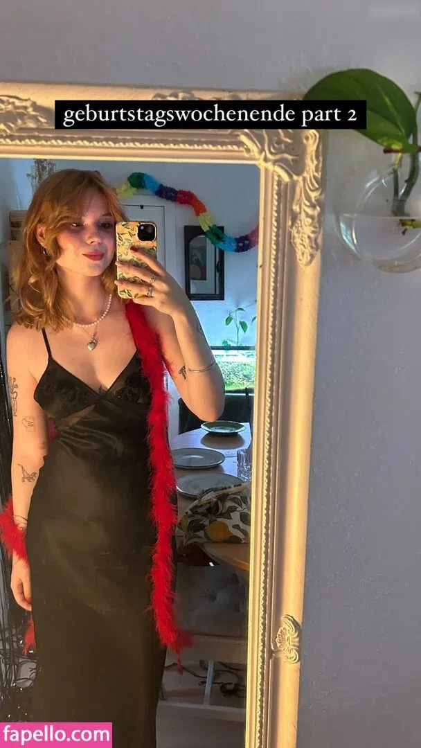 Lena blauer Haken Onlyfans Photo Gallery 