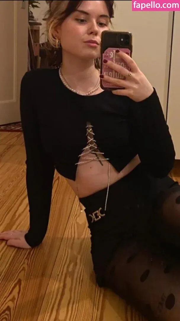 Lena blauer Haken Onlyfans Photo Gallery 