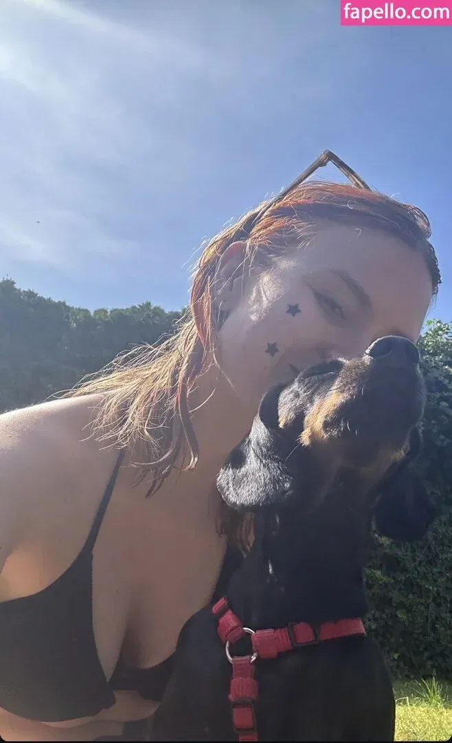 Lena blauer Haken Onlyfans Photo Gallery 