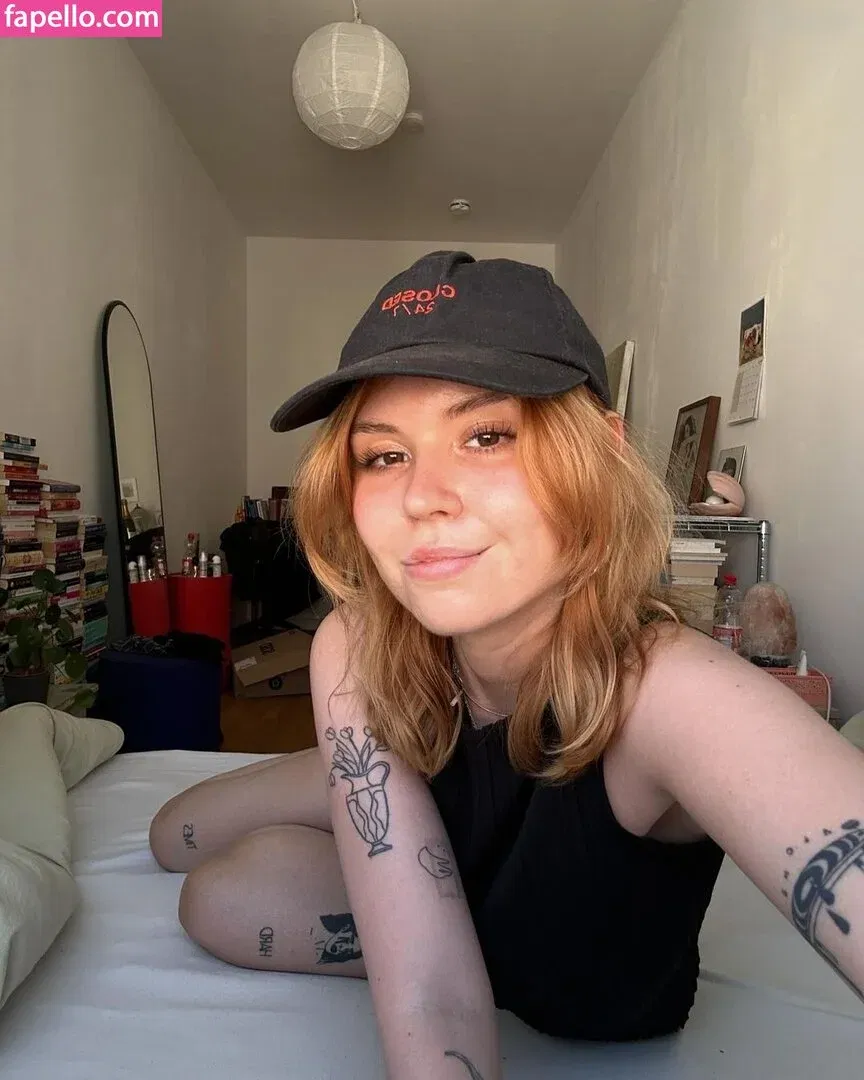 Lena blauer Haken Onlyfans Photo Gallery 