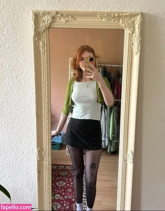 Lena blauer Haken Onlyfans Photo Gallery 