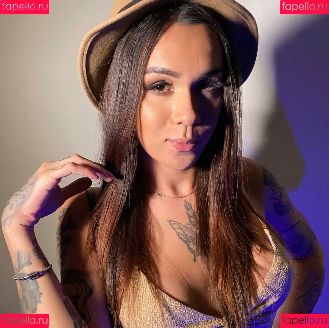 bruninhatgirl Onlyfans Photo Gallery 