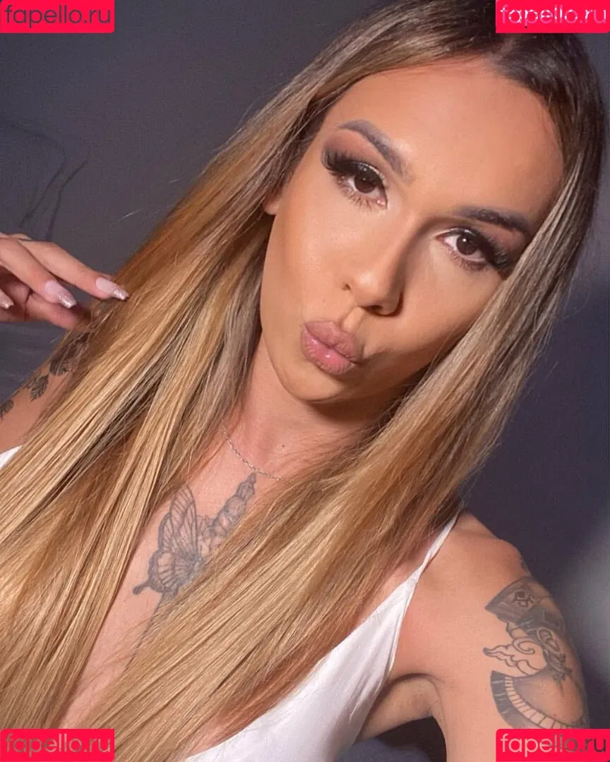 bruninhatgirl Onlyfans Photo Gallery 