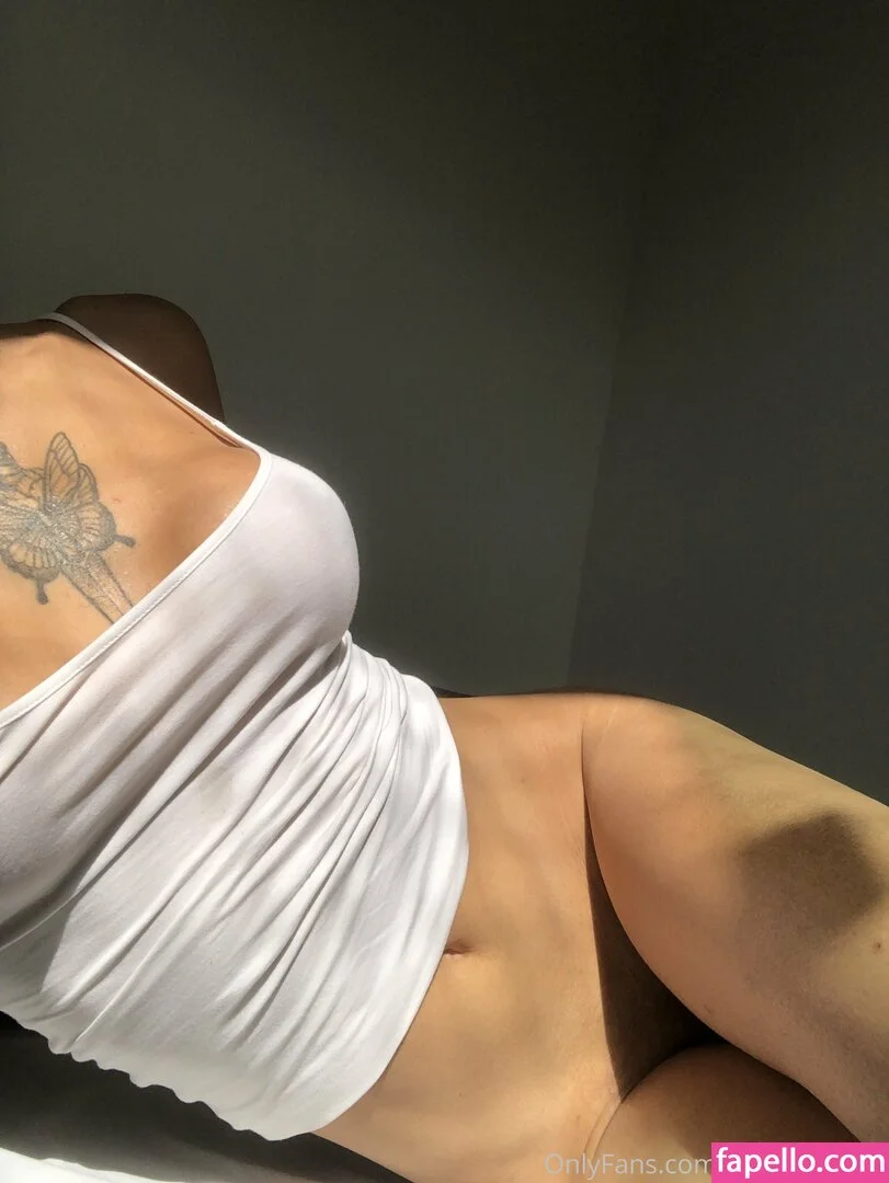 bruninhatgirl Onlyfans Photo Gallery 