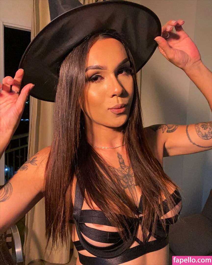 bruninhatgirl Onlyfans Photo Gallery 