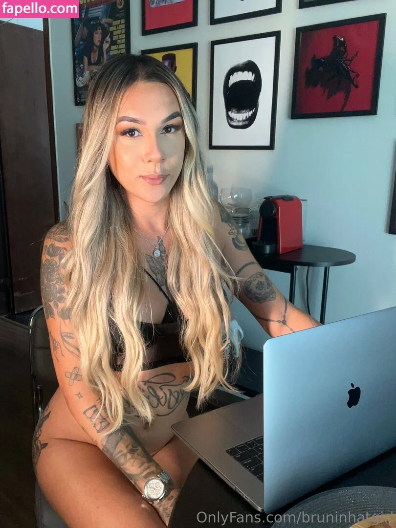 bruninhatgirl Onlyfans Photo Gallery 